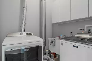 419 W Grand Ave, Chicago, IL 60654 - Photo 28