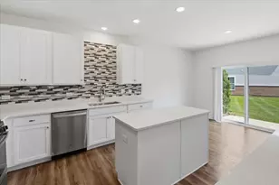 2050 Pembridge Ln, Joliet, IL 60431 - Photo 12
