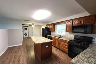1408 Fairlane Dr, Schaumburg, IL 60193 - Photo 8