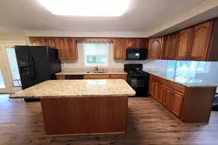 1408 Fairlane Dr, Schaumburg, IL 60193 - Photo 6