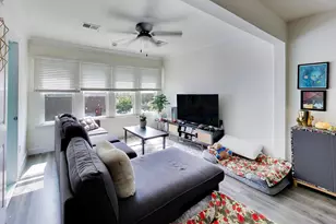 4202 N Sacramento Ave, Chicago, IL 60618 - Photo 4