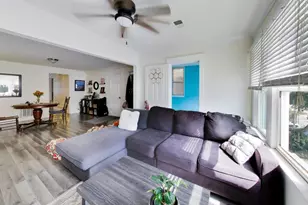 4202 N Sacramento Ave, Chicago, IL 60618 - Photo 6