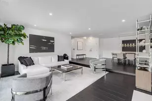 5 Oak Brook Club Dr, Oak Brook, IL 60523 - Photo 10