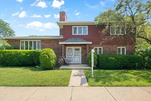 9143 Dr Korczak Terrace, Skokie, IL 60076 - Photo 2