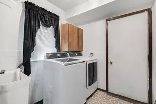 9143 Dr Korczak Terrace, Skokie, IL 60076 - Photo 16