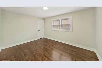 8219 S Muskegon Avenue, Chicago, IL 60617 - Photo 8