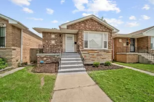 8219 S Muskegon Ave, Chicago, IL 60617 - Photo 1