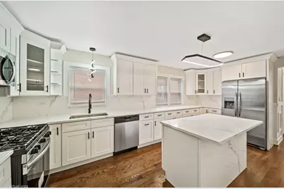 8219 S Muskegon Avenue, Chicago, IL 60617 - Photo 16