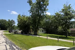 206 N Valley View Dr, Burr Ridge, IL 60521 - Photo 2