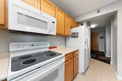 345 N La Salle Street #2203, Chicago, IL 60654 - Photo 4
