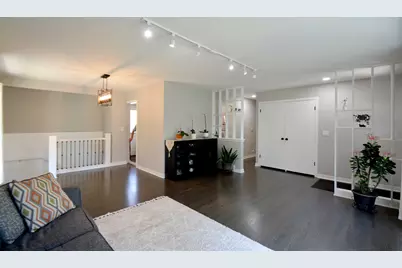 7542 Lowell Avenue, Skokie, IL 60076 - Photo 4