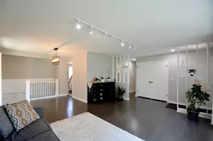 7542 Lowell Ave, Skokie, IL 60076 - Photo 4