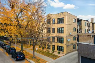 3821 N Greenview Ave, Chicago, IL 60613 - Photo 2