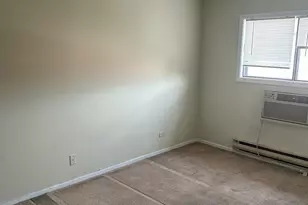 330 Shorewood Dr, Glendale Heights, IL 60139 - Photo 6