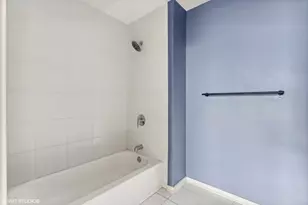 1 E 8th St, Chicago, IL 60605 - Photo 8