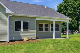 17 W Dearborn St, Plano, IL 60545 - Photo 2