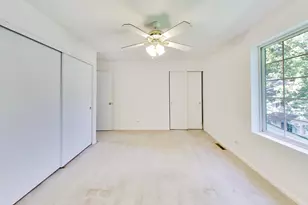 261 W Whispering Oaks Ln, Round Lake, IL 60073 - Photo 14