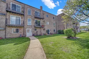 167 W Elk Trail, Carol Stream, IL 60188 - Photo 1