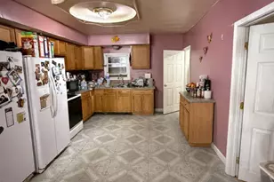 621 Elmwood Ave, Joliet, IL 60433 - Photo 2