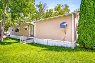 206 Viola Dr, Freeport, IL 61032 - Photo 18