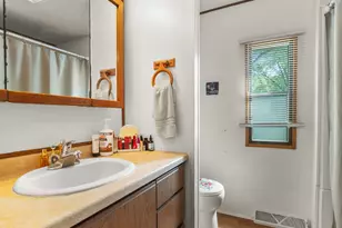 206 Viola Dr, Freeport, IL 61032 - Photo 14