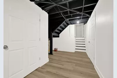 9117 S Brandon Avenue, Chicago, IL 60617 - Photo 20