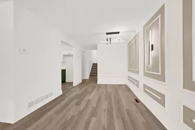 9117 S Brandon Avenue, Chicago, IL 60617 - Photo 8