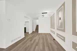 9117 S Brandon Ave, Chicago, IL 60617 - Photo 8