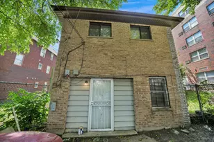9117 S Brandon Ave, Chicago, IL 60617 - Photo 4