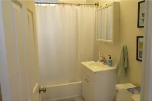 724 W Roscoe St, Chicago, IL 60657 - Photo 10