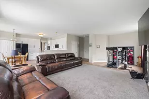 521 Winslow Way, Lake in the Hills, IL 60156 - Photo 14