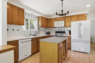 641 N Kenilworth Ave, Elmhurst, IL 60126 - Photo 8