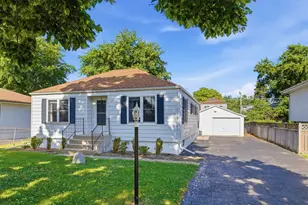 641 N Kenilworth Ave, Elmhurst, IL 60126 - Photo 2
