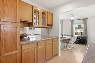 641 N Kenilworth Ave, Elmhurst, IL 60126 - Photo 10