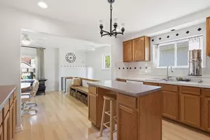 641 N Kenilworth Ave, Elmhurst, IL 60126 - Photo 6