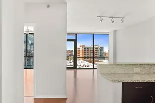 123 S Green St, Chicago, IL 60607 - Photo 2