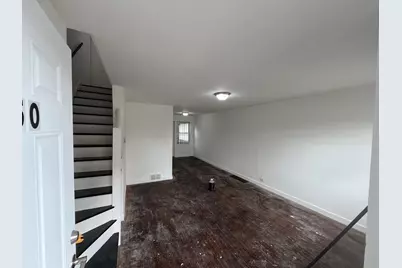 650 E 105th Place, Chicago, IL 60628 - Photo 2