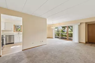 7555 Sheridan Dr, Willowbrook, IL 60527 - Photo 2