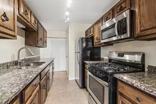 1781 Raleigh Ln, Hoffman Estates, IL 60169 - Photo 8