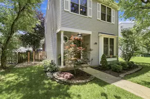 916 Britta Ln, Geneva, IL 60134 - Photo 2