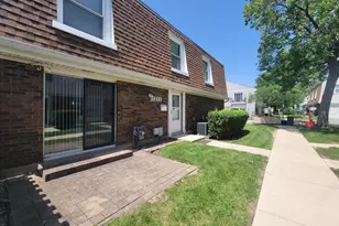 2211 Dorchester Ct, Schaumburg, IL 60194 - Photo 14