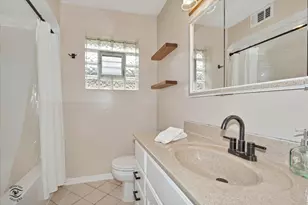 7621 W Main Street W, Niles, IL 60714 - Photo 8