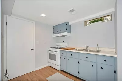 7621 W Main Street W, Niles, IL 60714 - Photo 14