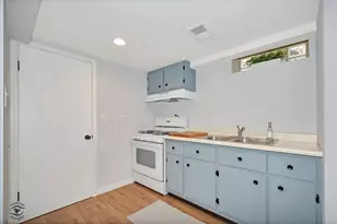 7621 W Main Street W, Niles, IL 60714 - Photo 14