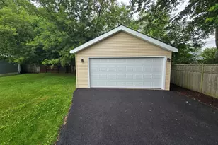 38355 N North Shore Ave, Beach Park, IL 60087 - Photo 4