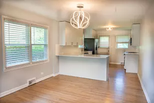 9733 Karlov Ave, Skokie, IL 60076 - Photo 2