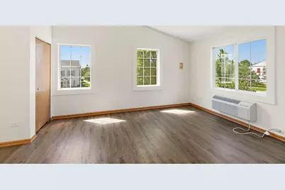 131 Silverstone Drive #4, Carpentersville, IL 60110 - Photo 4