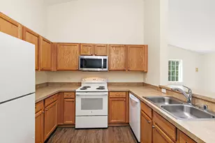 131 Silverstone Dr, Carpentersville, IL 60110 - Photo 14
