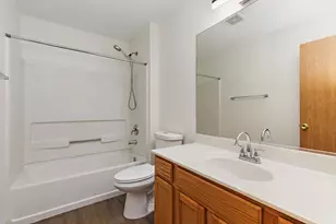 131 Silverstone Dr, Carpentersville, IL 60110 - Photo 26