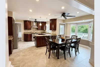 430 Waterford Drive, Willowbrook, IL 60527 - Photo 6